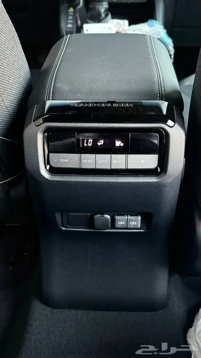 تويوتا برادو TX-1 2024 بنزين لدى شركة عيدالمجيد الخضر 10