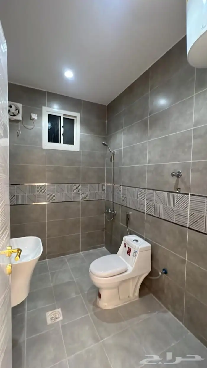 بيع ملحق حي الريان 410 الفف 6