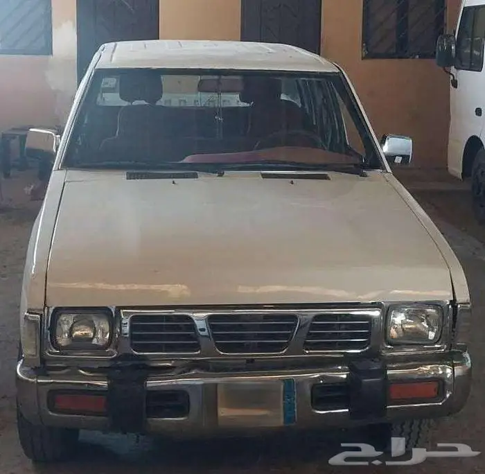 نيسان داتسون 1995 غمارتين 0