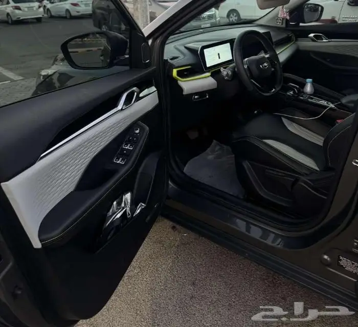 جيلي كولراي 2024 للتقبيل 3