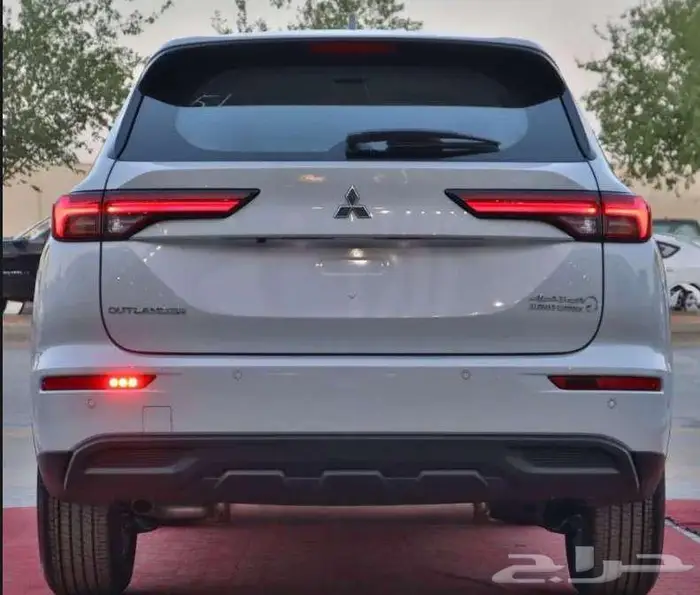 ميتسوبيشي اوتلاندر ستاندر 5 مقاعد بدون دبل 2025 1