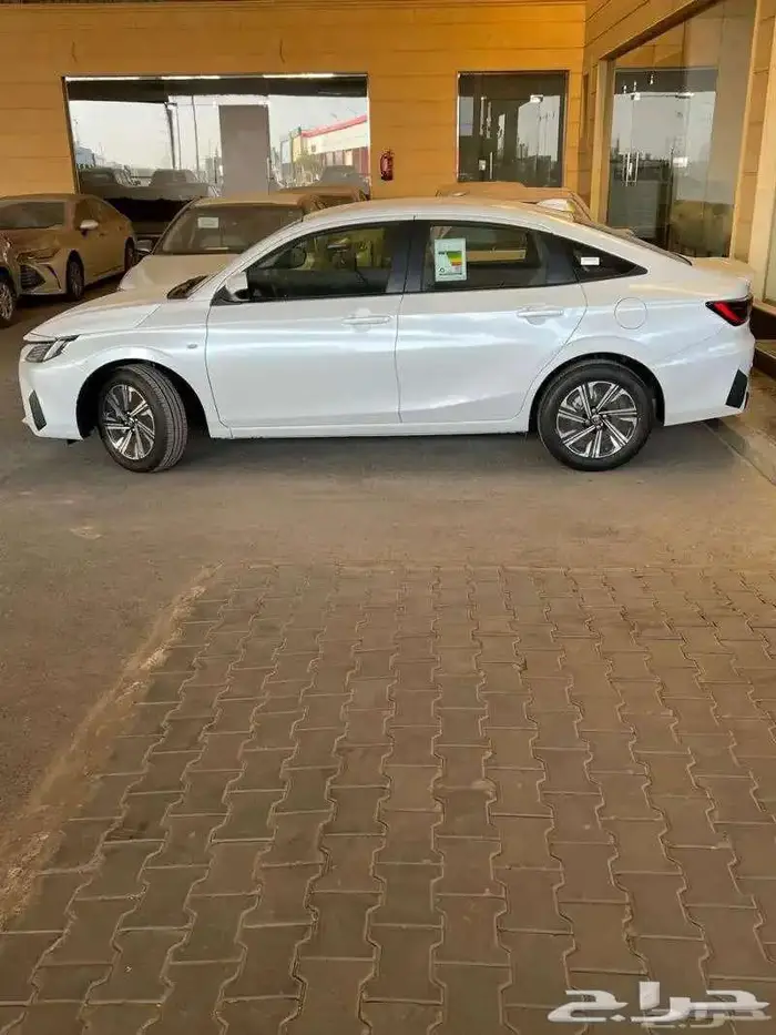 تويوتا يارس Y plus نص فل 2026 متوفر لدى الحسن 1