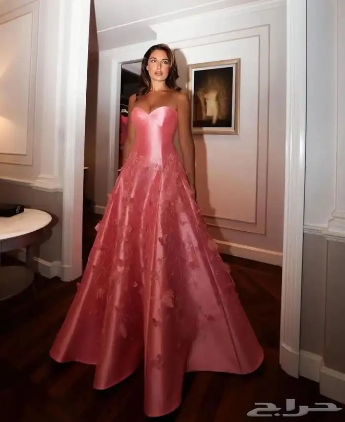 فستان سهره جميل مره لبسته مره وحده 6 ساعات 1