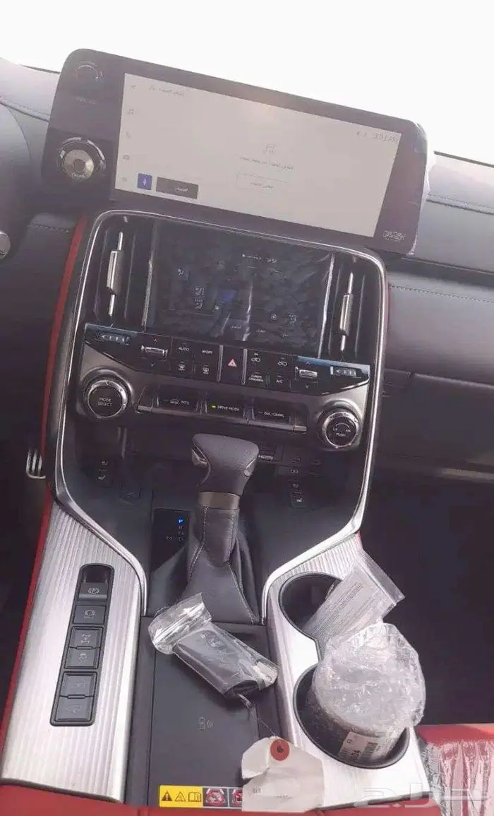 لكزس اف سبورت 2025 داخل احمر 17