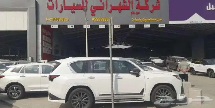 لكزس اف سبورت 2025 داخل احمر 5