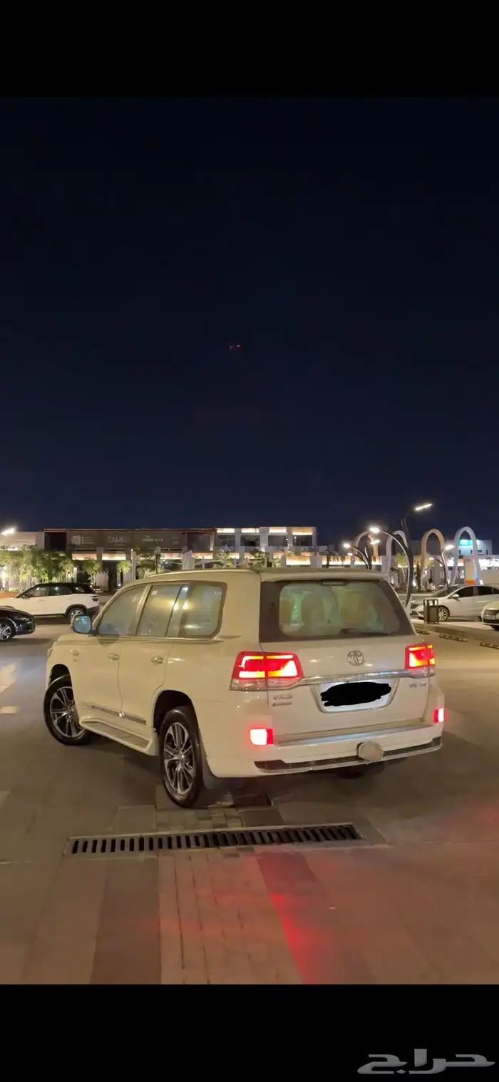 جيب لاند كروزر في اكس ار 9
