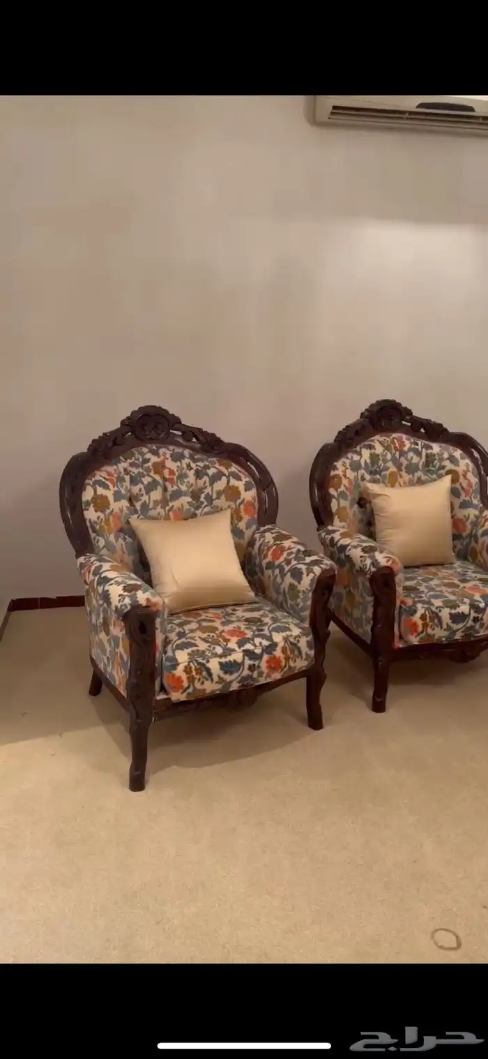 9 قطع كنب للبيع   طاولات 4