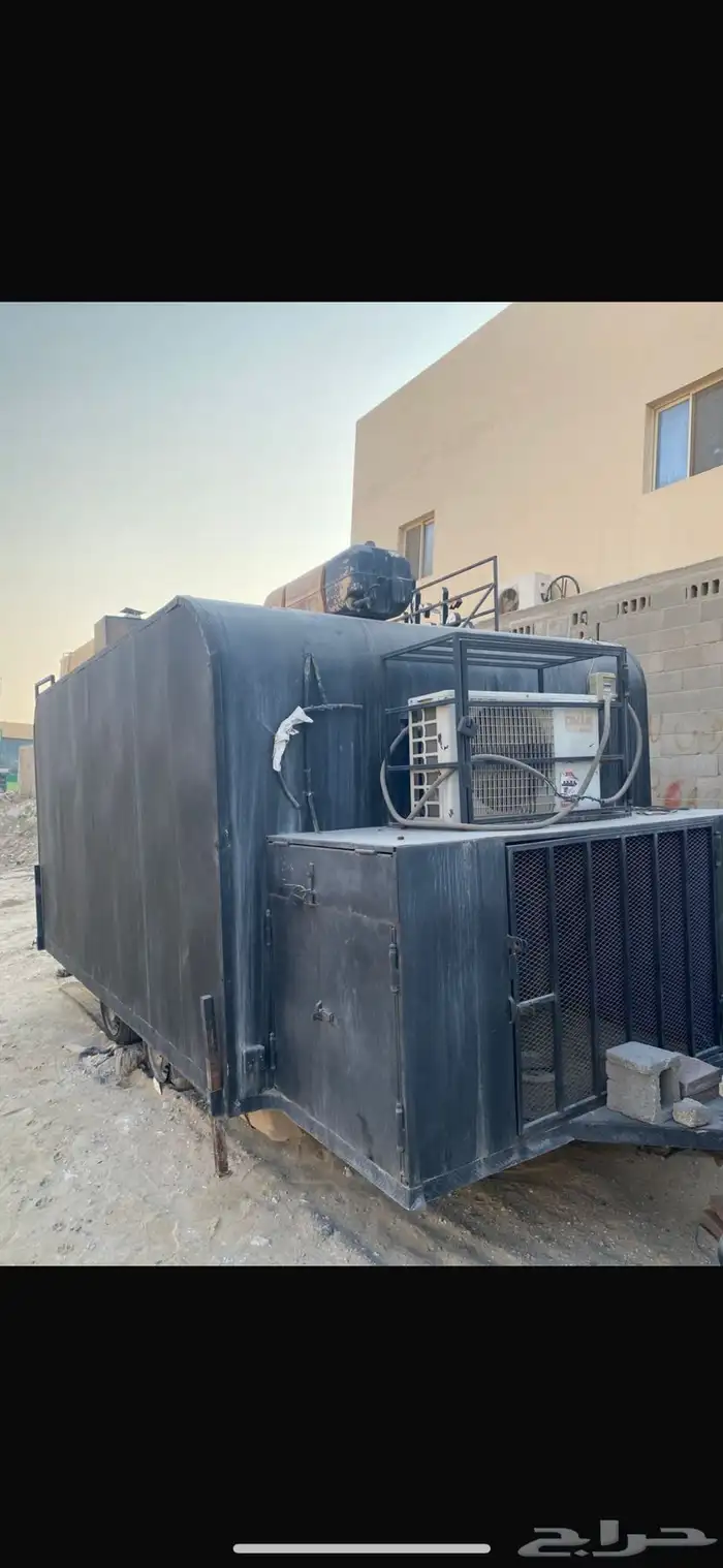 عربة فود ترك تحتوي على ثلاجه فرن مايكرويف مكيف صاجات للشوي 0