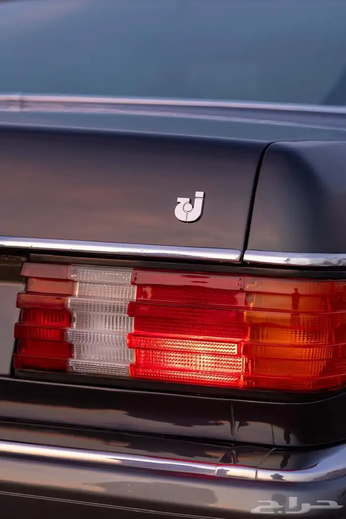 للبيع مرسيدس كوبيه 560 20