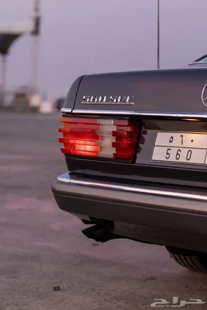 للبيع مرسيدس كوبيه 560 19