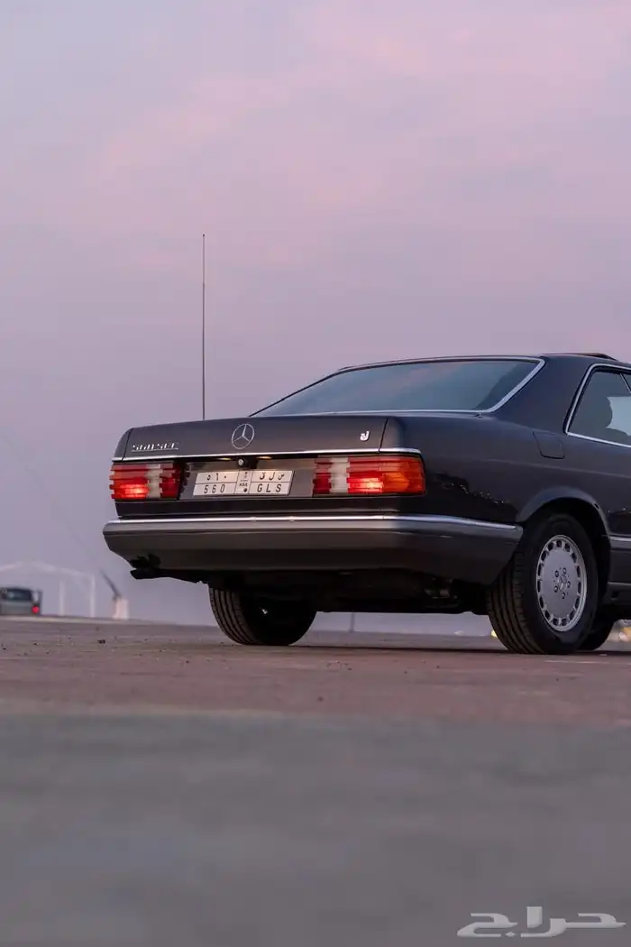 للبيع مرسيدس كوبيه 560 18