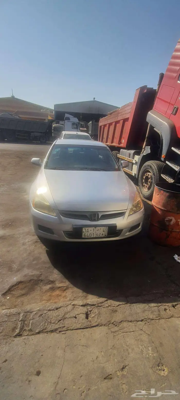 Honda Accord 2006 toyota hilux 2