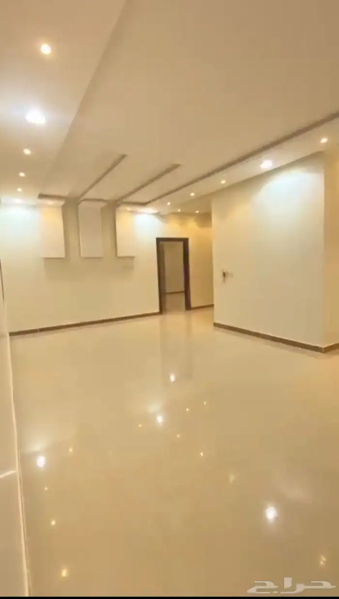 فيلا مساحة 348م مع شقتين للبيع بحي المونسيه 0