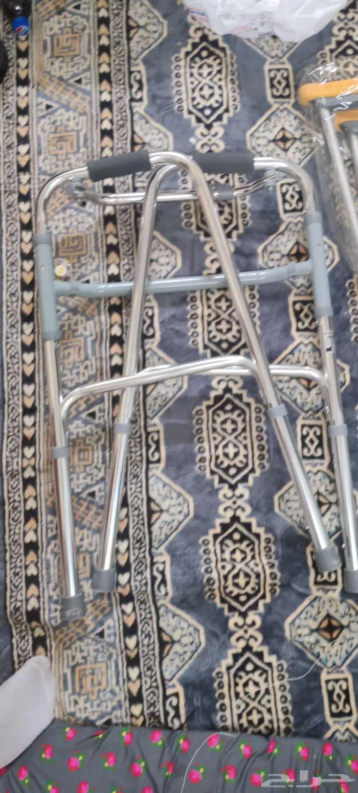 مشاية وعكاز 1