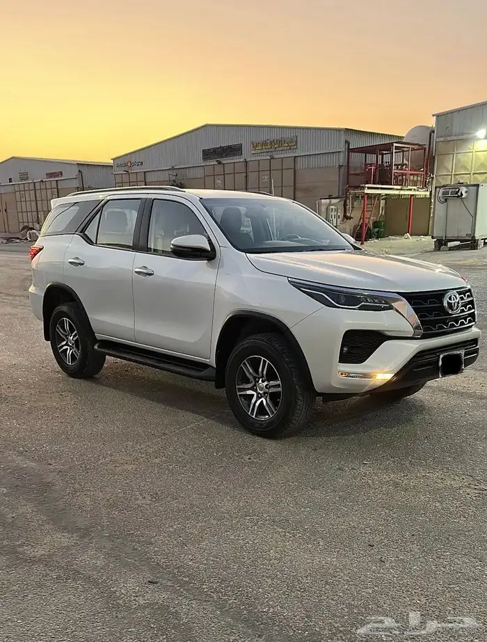 فورتشنر 2023 6سلندر عداد29الف وكالة 0