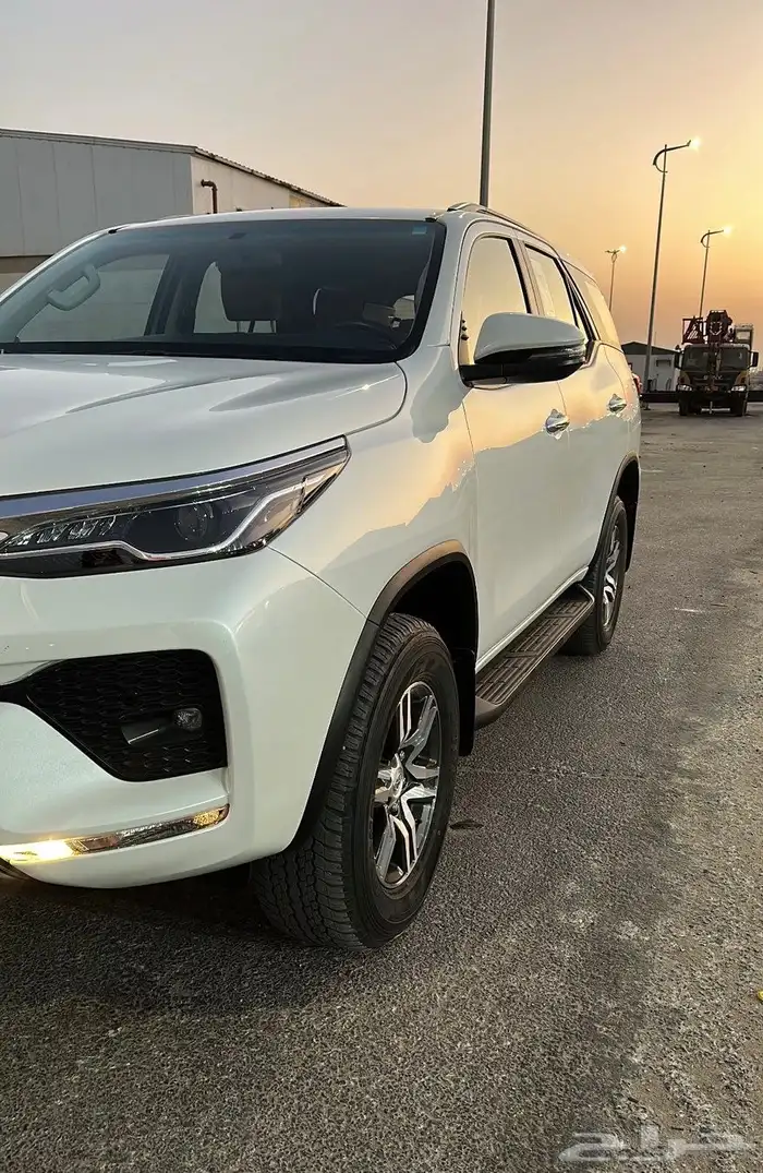 فورتشنر 2023 6سلندر عداد29الف وكالة 3