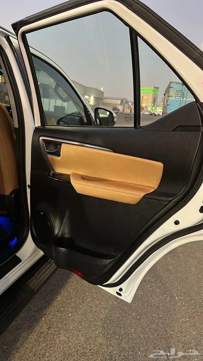 فورتشنر 2023 6سلندر عداد29الف وكالة 15