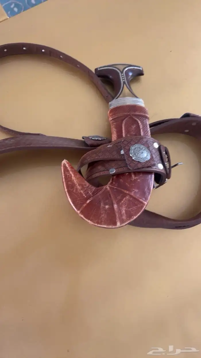 خنجر للبيع عليه500 ريال سوم 1