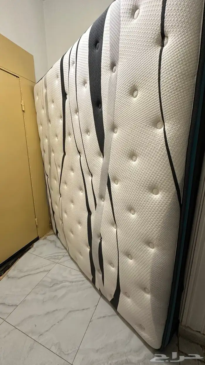 مرتبة سرير نفرين نظيفه 0