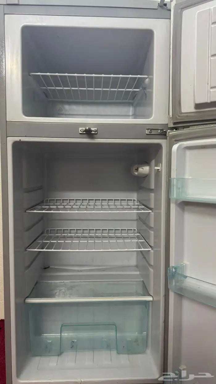 ثلاجه للبيع بابين 2