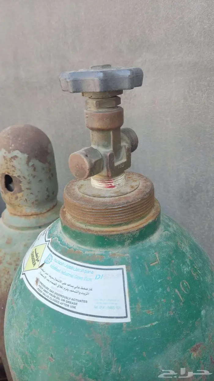 اسطوانات اكسجين صناعي واستيلين 1