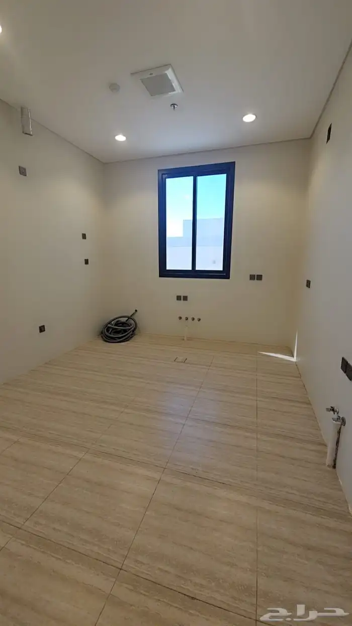 للايجار شقة بحي الرمال (الخنيني) مشروع الرمز غرفتين وصالة 1