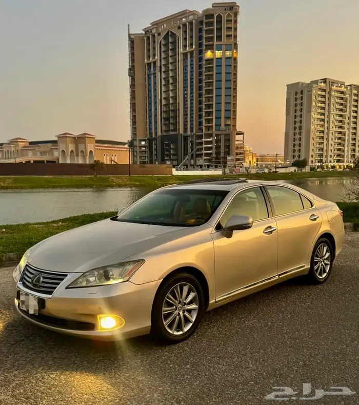 لكزس ED موديل 2010 نظيف . 3