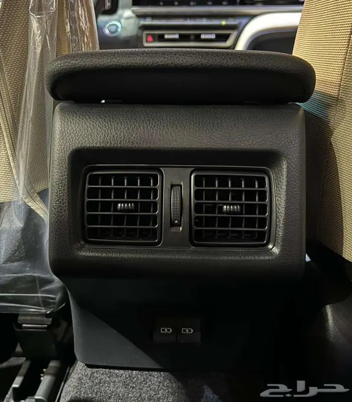 تويوتا كامري E بنزين ستاندر 10