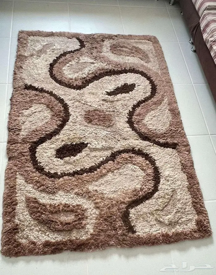 سجادة نظيفة مستعملة للبيع 0