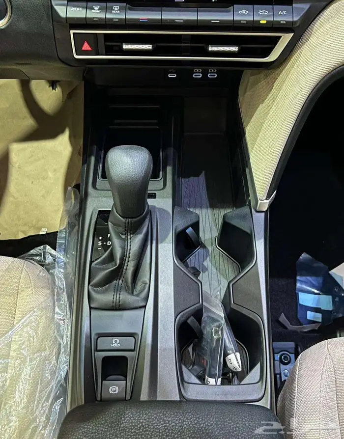 تويوتا كامري E بنزين ستاندر 8