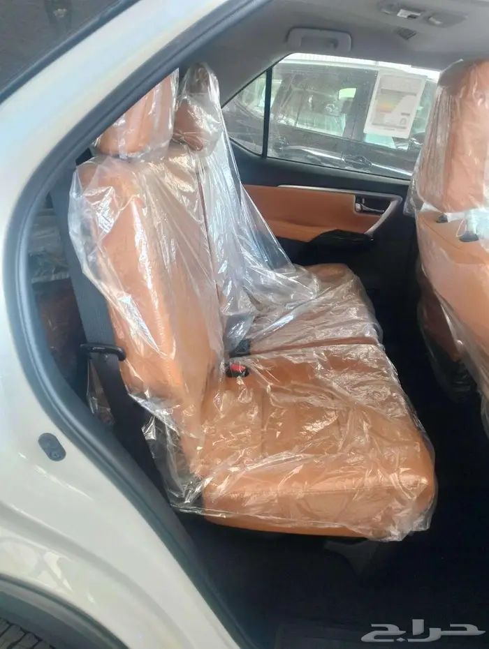 تويوتا فورتشنر VX3 بنزين 2025 6