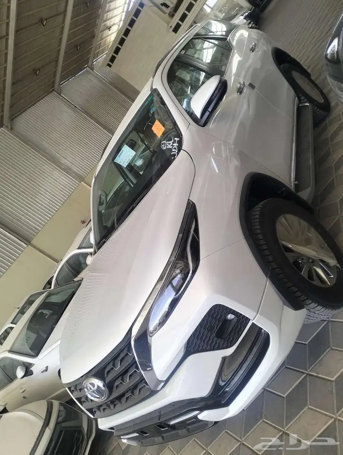 تويوتا فورتشنر VX3 بنزين 2025 1