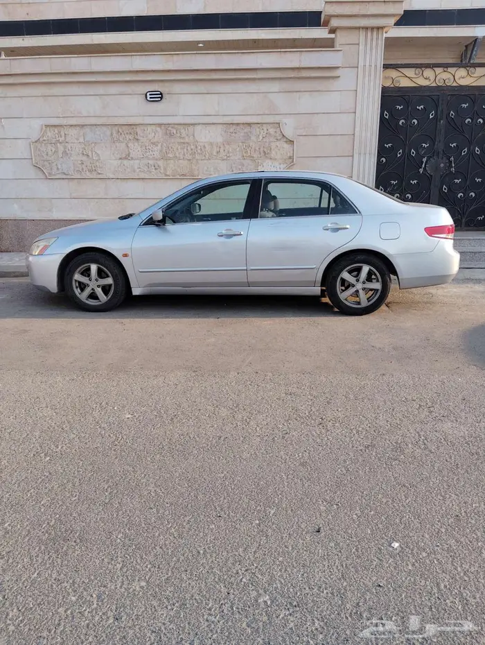 للبيع هوندا اكورد 2004 4