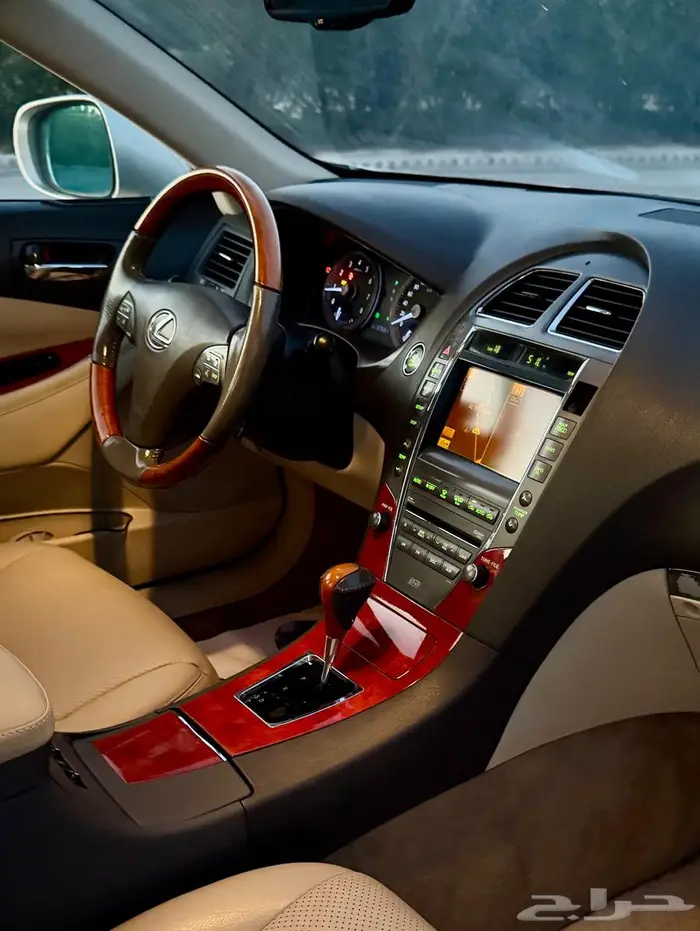 لكزس ED موديل 2010 نظيف . 8