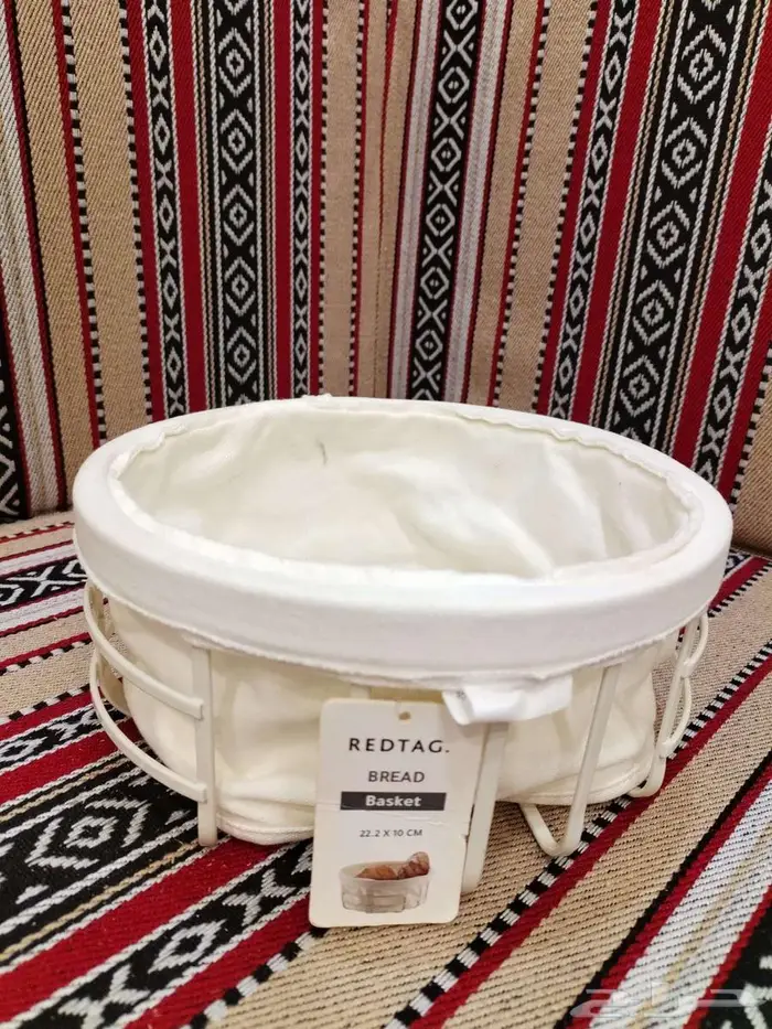 سلال وصحون وصواني من الخشب والخوص 1