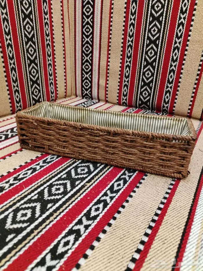 سلال وصحون وصواني من الخشب والخوص 2