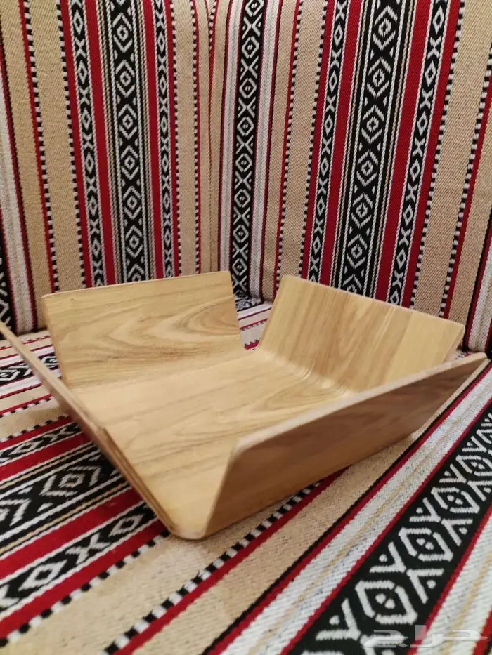 سلال وصحون وصواني من الخشب والخوص 7