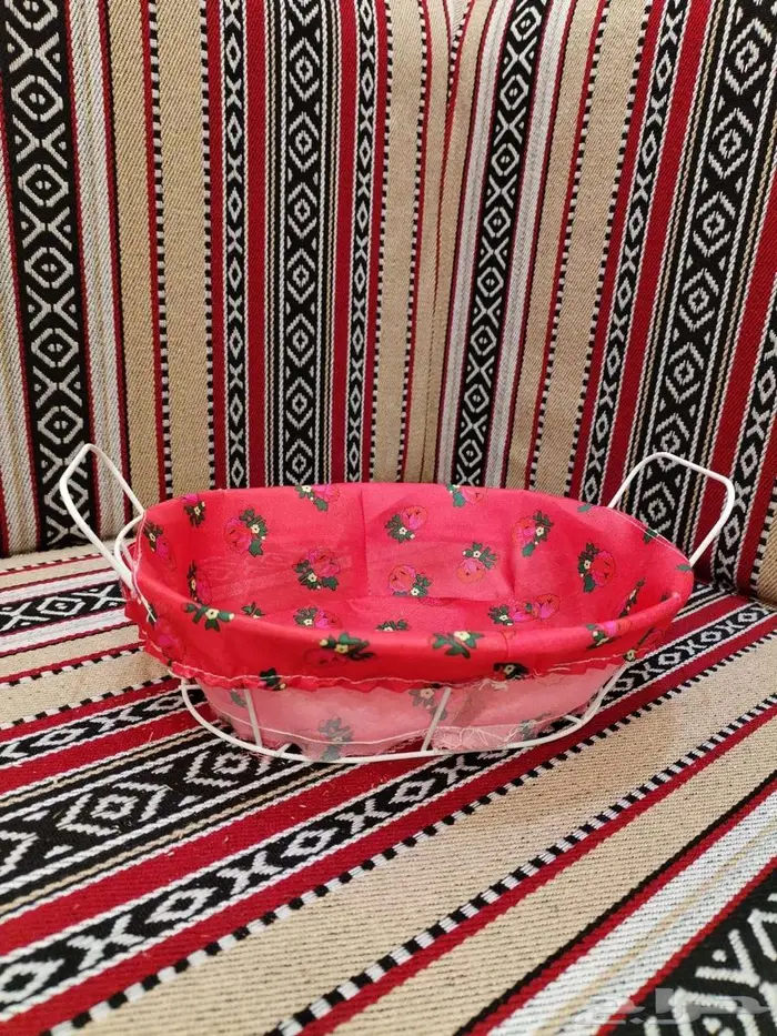 سلال وصحون وصواني من الخشب والخوص 11