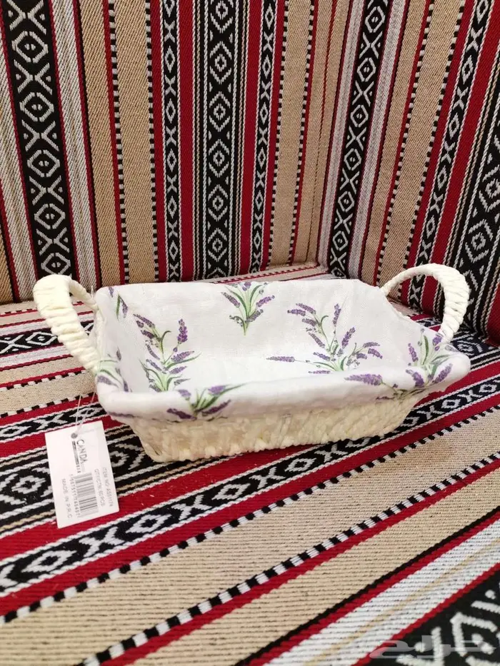 سلال وصحون وصواني من الخشب والخوص 10