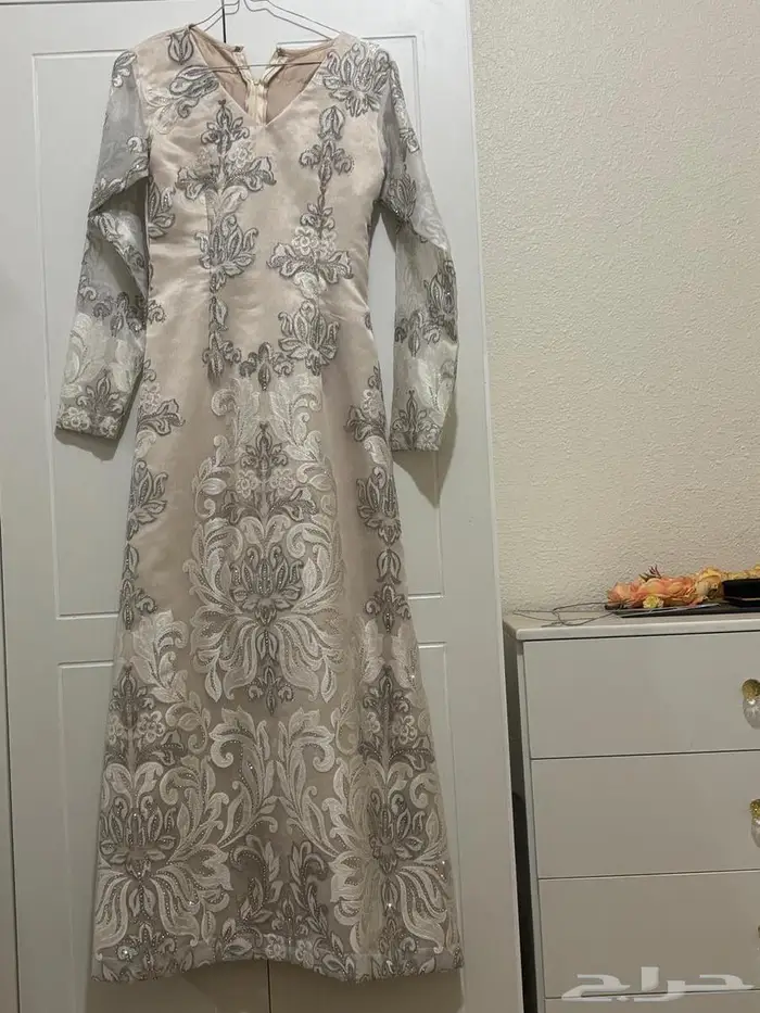 فساتين للبيع 0