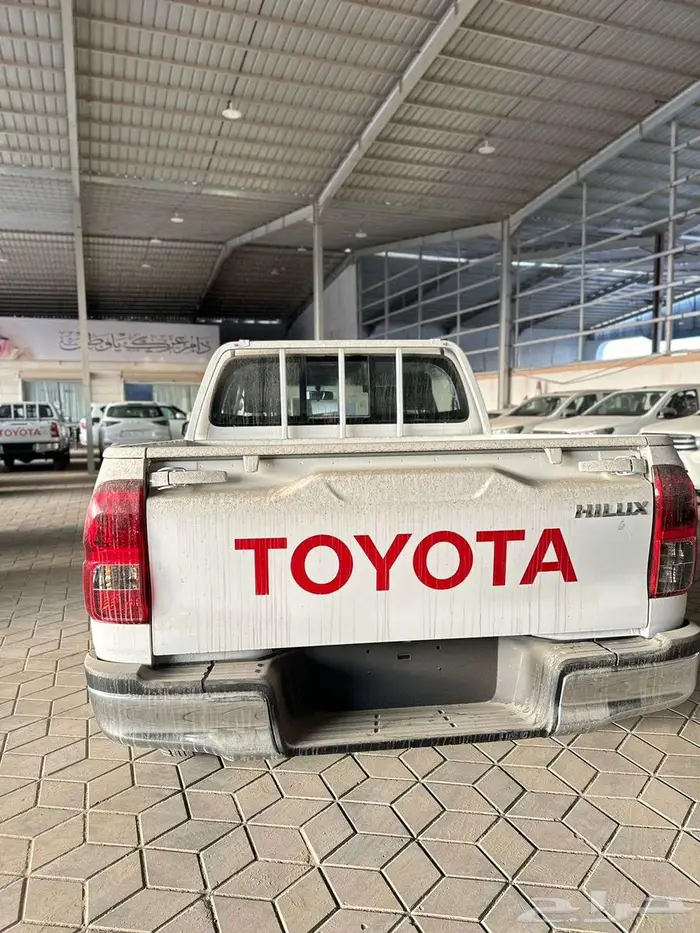 تويوتا هايلوكس غمارتين ديزل2.4 موديل 2025 عرض خاص 123500الف 5