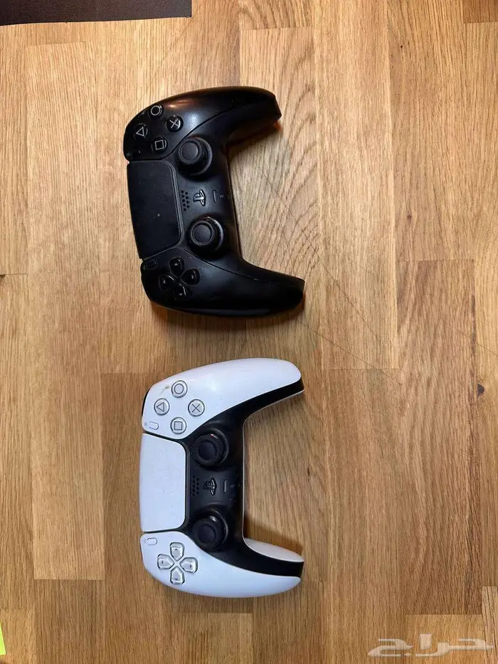 سوني 5 مع يدين 2