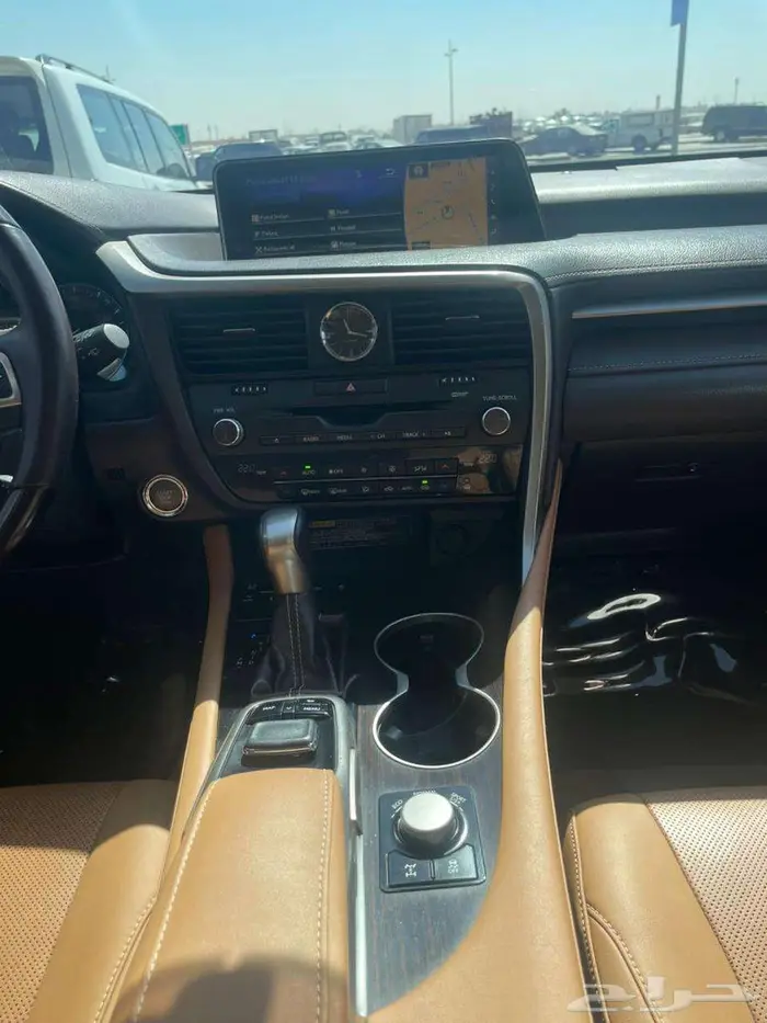 لكزس R-X350 فل كامل 2017 23