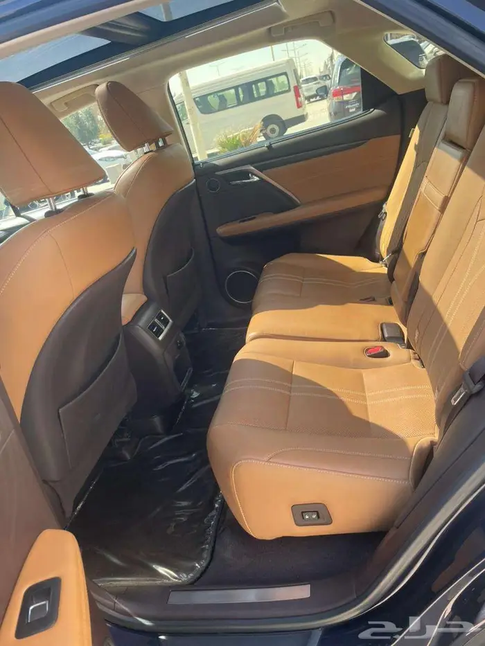 لكزس R-X350 فل كامل 2017 28