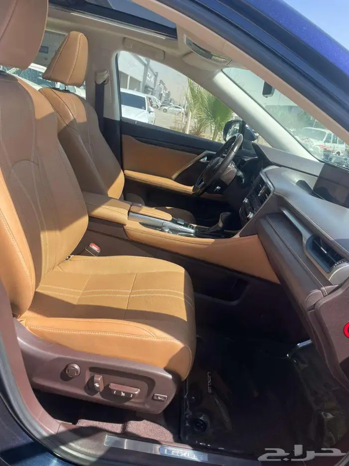 لكزس R-X350 فل كامل 2017 30