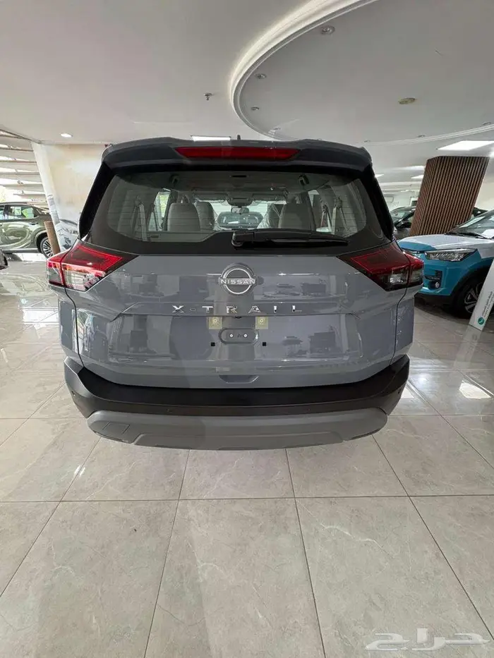 نيسان اكس تريل ستاندر 7 مقاعد 2025 3