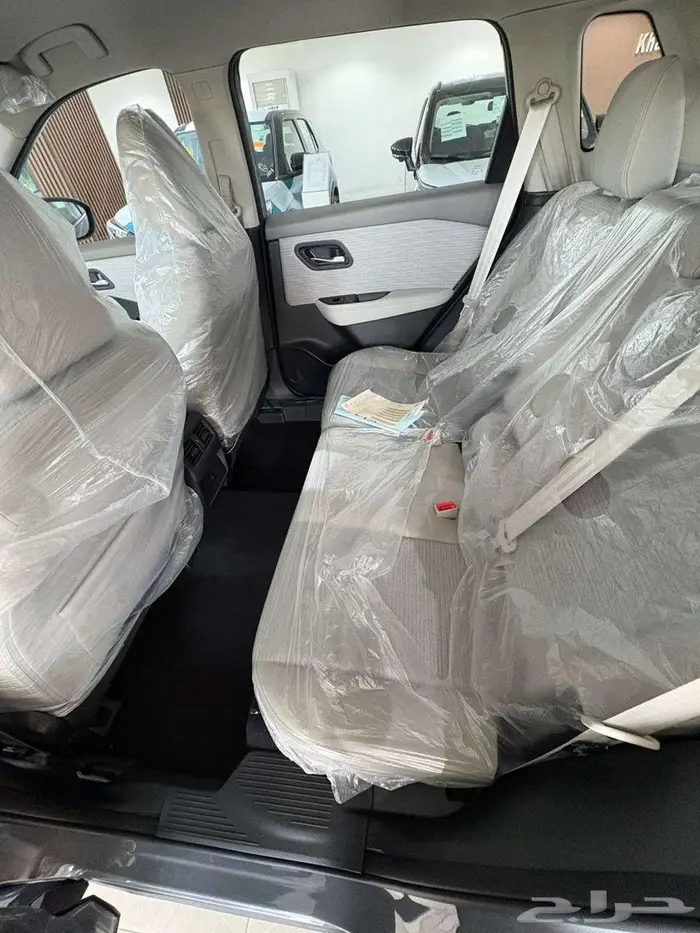 نيسان اكس تريل ستاندر 7 مقاعد 2025 6