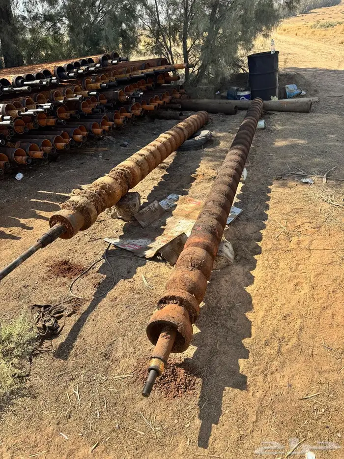 للبيع معدات بير متكامله مكينة كتربلر وكافة ملحقاتها 3