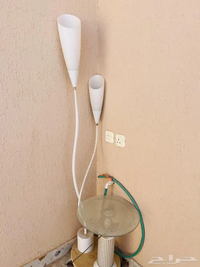 طاوله تلفزيون مع طاولت خدمه مع جلستين حوش واناره خارجيه 8