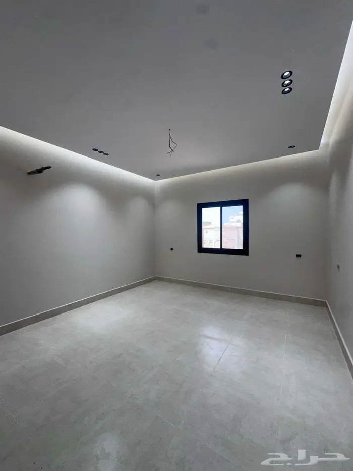 شقة 4 غرف بحي النعيم جديدة جاهزة للسكن أفراغ فوري للبيع 3